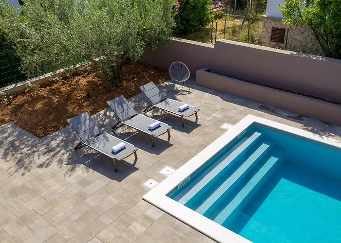 Destination Sea Ii *